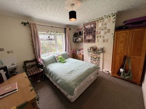 Bed 5- click for photo gallery